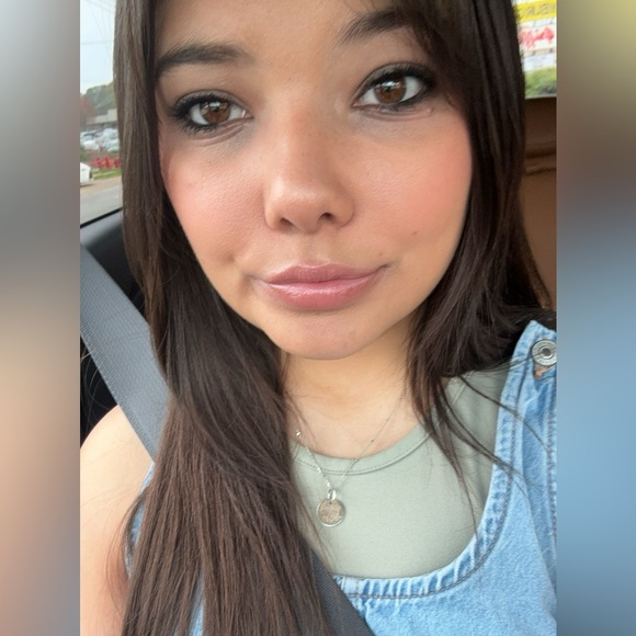 Meet your Posher, Ansley - Picture 4 of 4